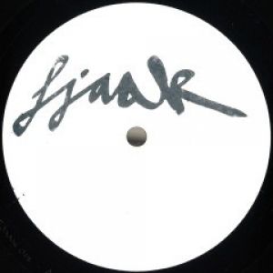 FJAAK 011